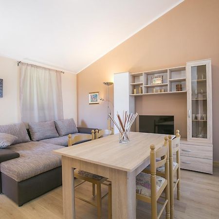 Apartment Gino Ravni Quarto foto